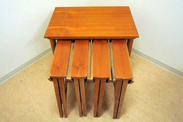 ネストテーブル（収納丸テーブル×４） アンティーク テーブル・ダイニングセット