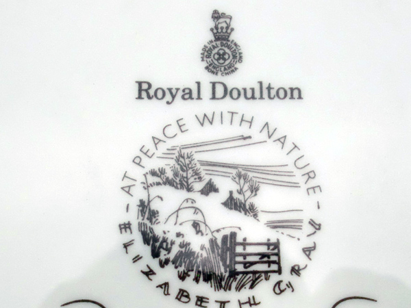 ロイヤルドルトン（Royal Doulton)　飾り皿　Elizabeth Gray アンティーク 飾り用プレート
