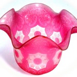 シェード　クランベリー　サテン・エッチド