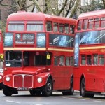 赤い２階建てロンドン・バス 「ルートマスター」